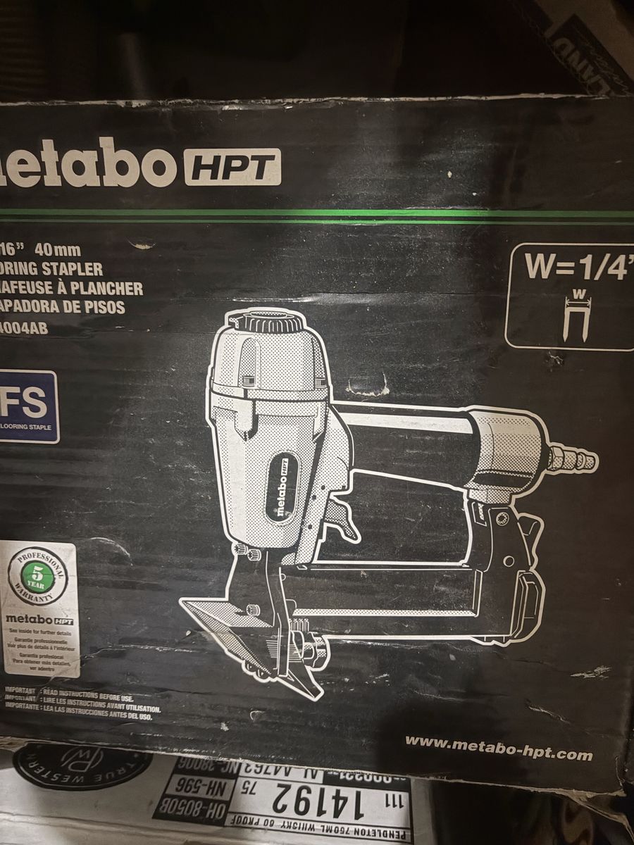Metabo HPT N4004AB 18‑Gauge Flooring Stapler