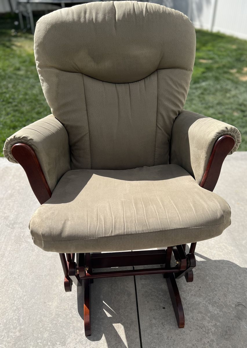 Rocking Chair For Baby Nursery