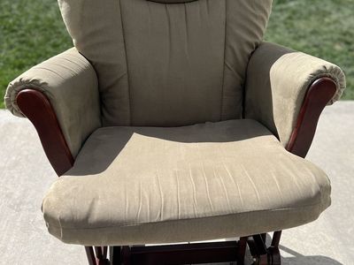 Rocking Chair For Baby Nursery
