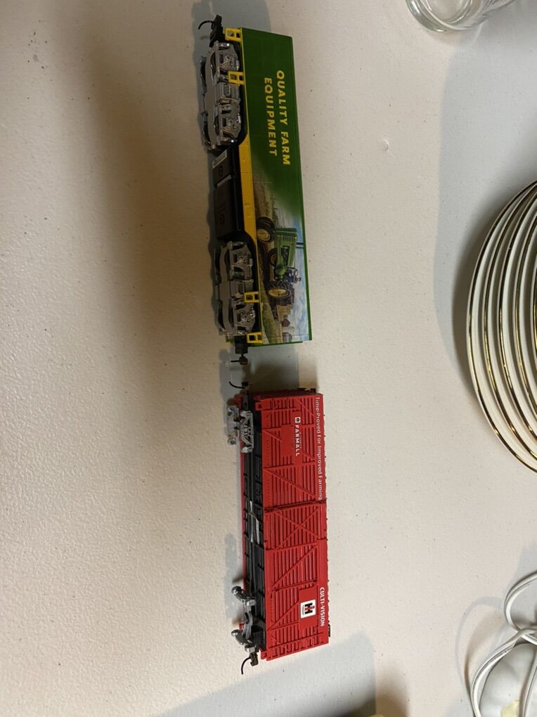 Hawthorne Village Train Wngine Amd Caboose