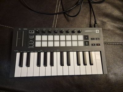 Novation Launchkey mini