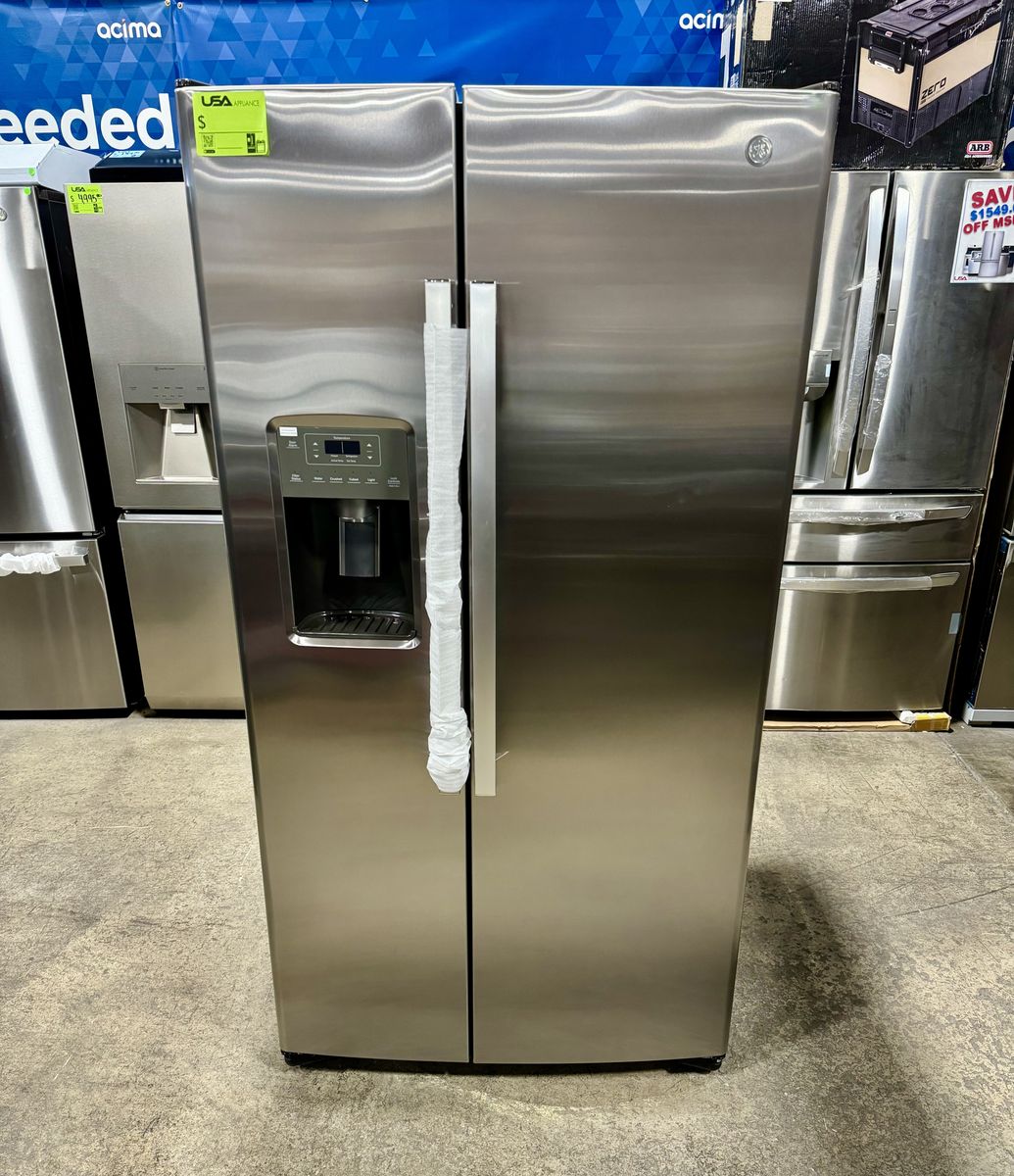 GE SIDE BY SIDE REFRIGERATOR IN FINGERPRINT RESISTANT STAINLESS