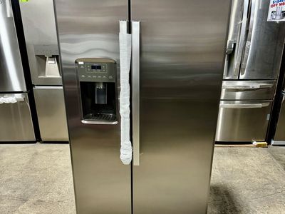 GE SIDE BY SIDE REFRIGERATOR IN FINGERPRINT RESISTANT STAINLESS