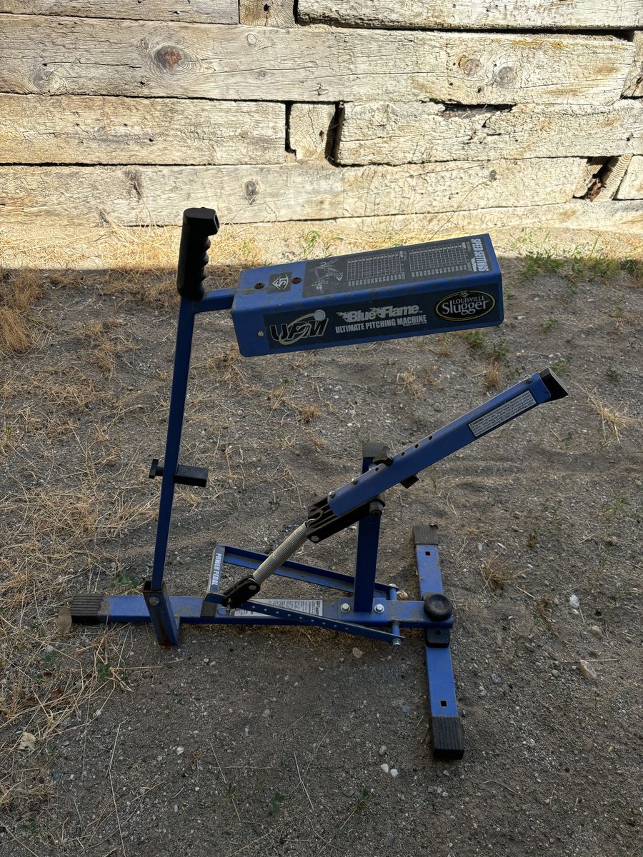 Baseball Louisville Slugger Blue Flame Pitching machine