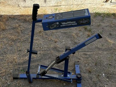 Baseball Louisville Slugger Blue Flame Pitching machine