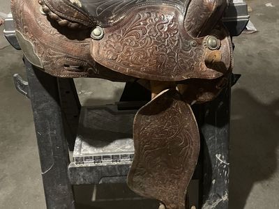 Vintage Western 15” Saddle