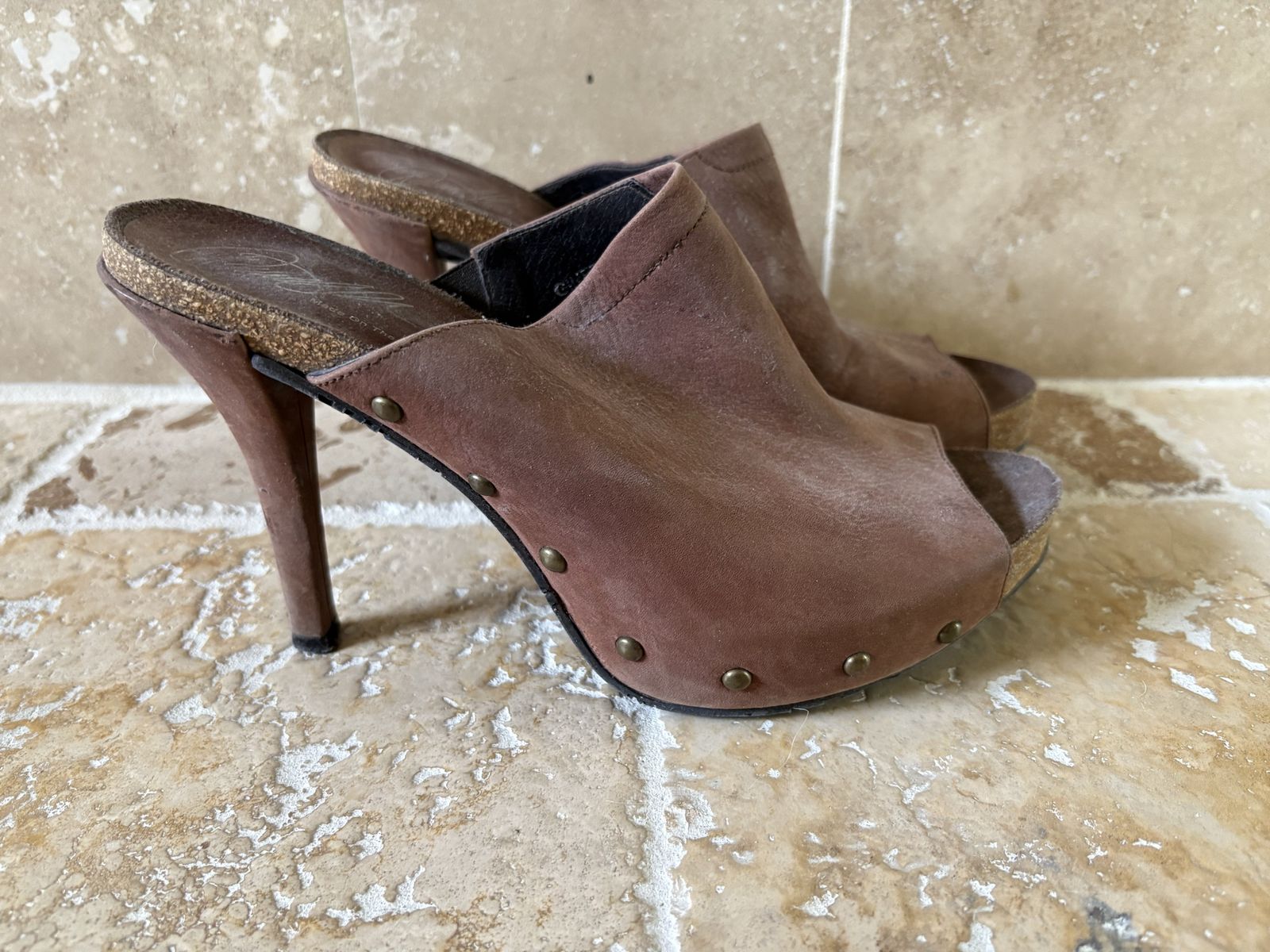 Donald J Pliner Peep Toe Studded 4” Heels Sz 7.5