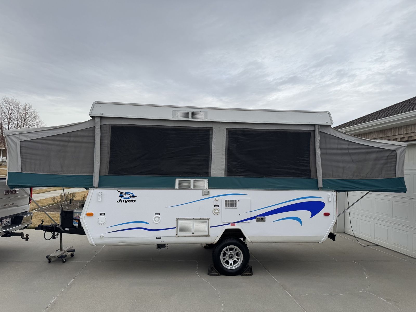 Jayco 1406 Shower, Toilet, Hot Water Heater, Refrigerator, Furnace, 3500lb Axel, Elect. Brakes