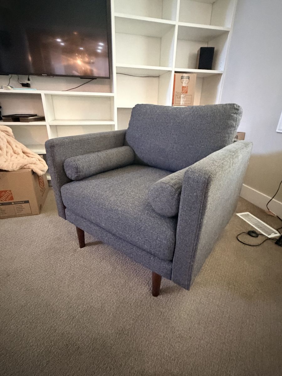 Main image 4