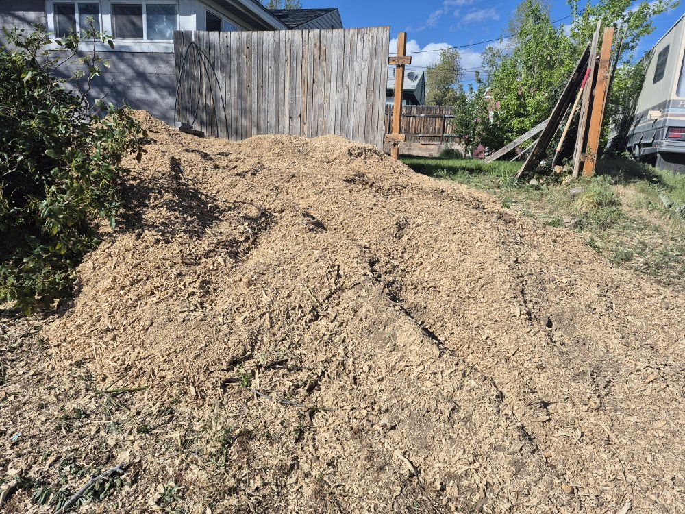 Free mulch 3 Prows Cir Layton