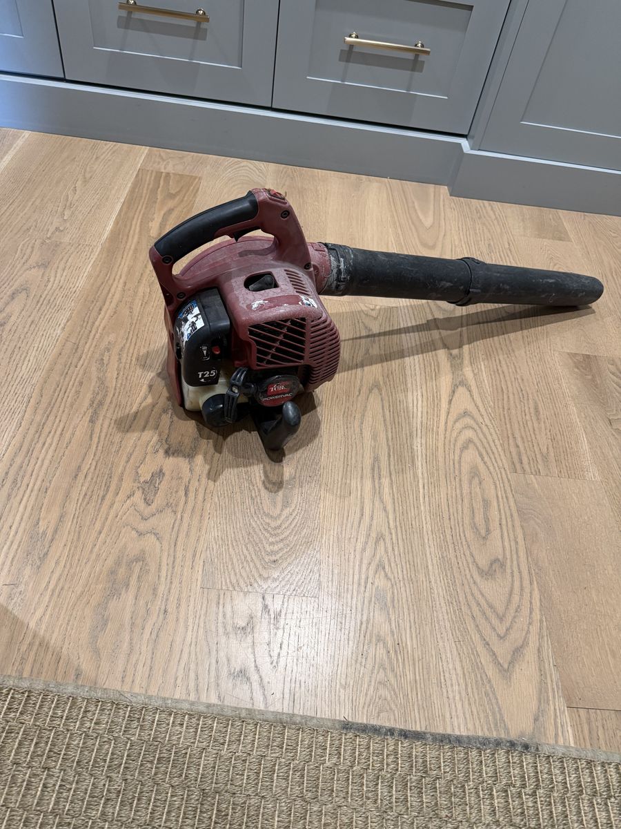 Gas-powered leaf blower (Toro)
