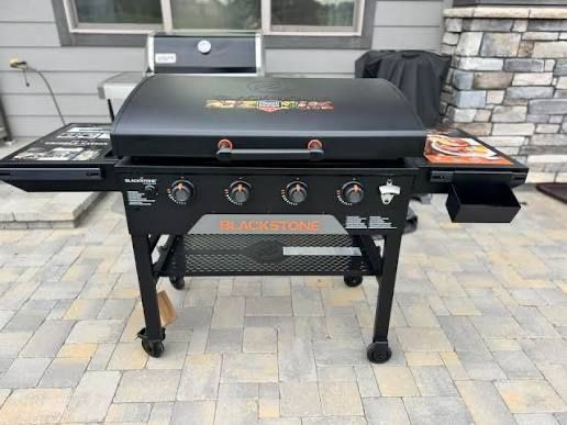 BRAND NEW - Blackstone 36” 4-Burner Outdoor Liquid Propane Griddle with Hood and Side Shelves - RETAIL IS $499+