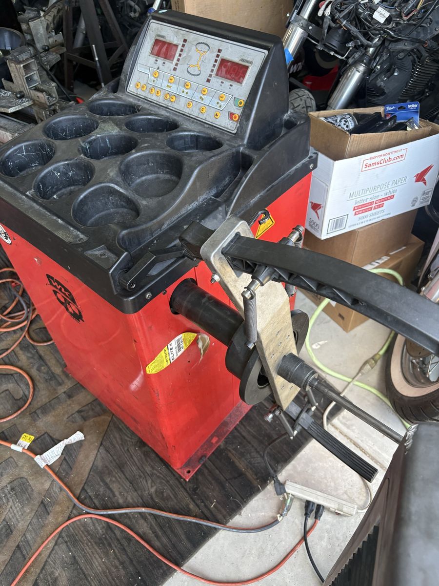 Tire Balancer Machine, Red, Automatic, Digital Display