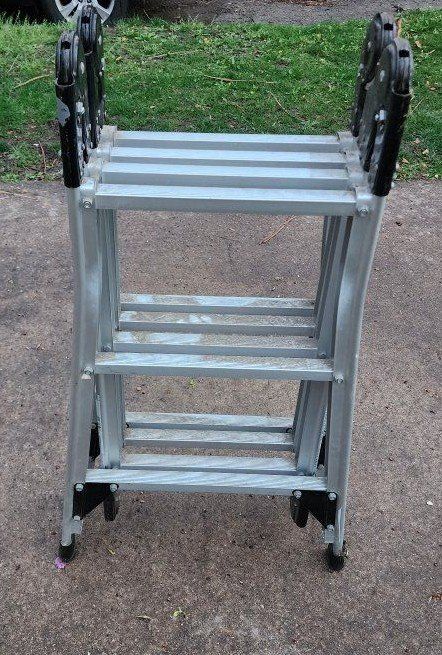 Heavy-duty ESTWAY adjustable ladder
ESTWAY Adjusta