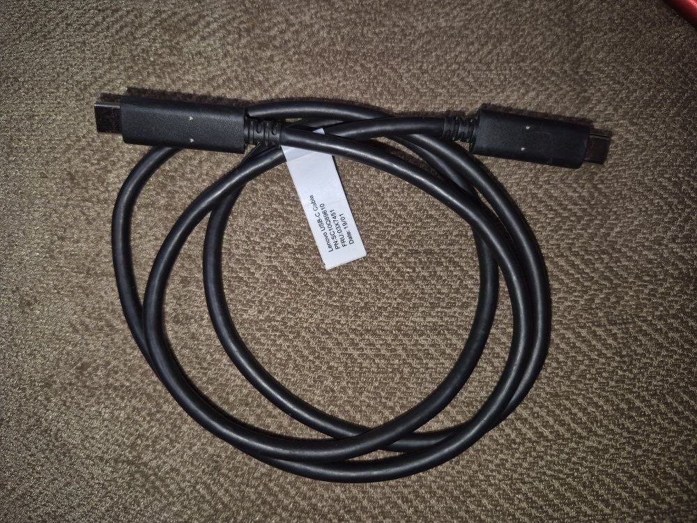 Lenovo USB-C cable SC10Q89610 1 meter male-to-male USB-C charging and data transfer ThinkPad Docking station 