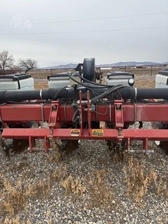 1997 WHITE 6708 Planter