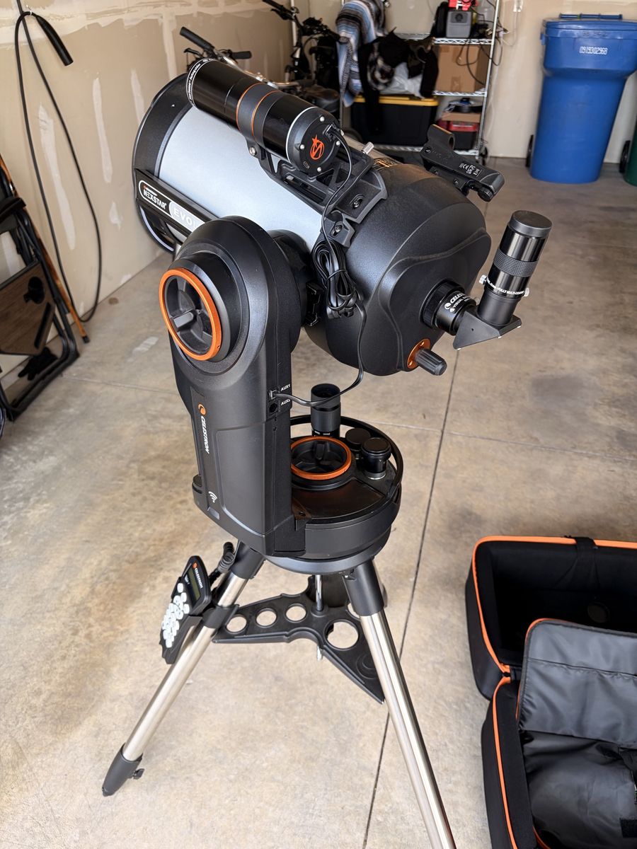 Celestron NexStar Evolution 8 Bundle + StarSense Autoguider