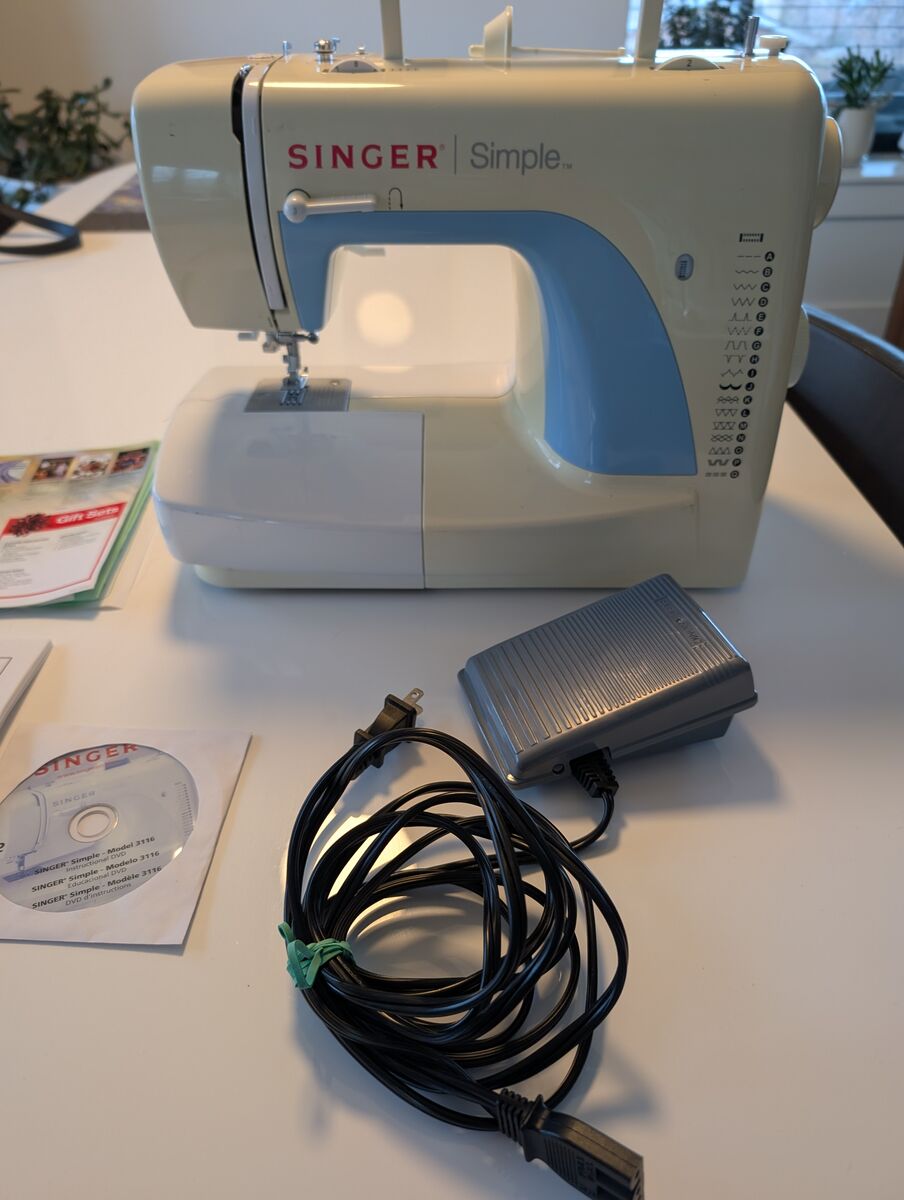 Singer Sewing Machine - Model 3116