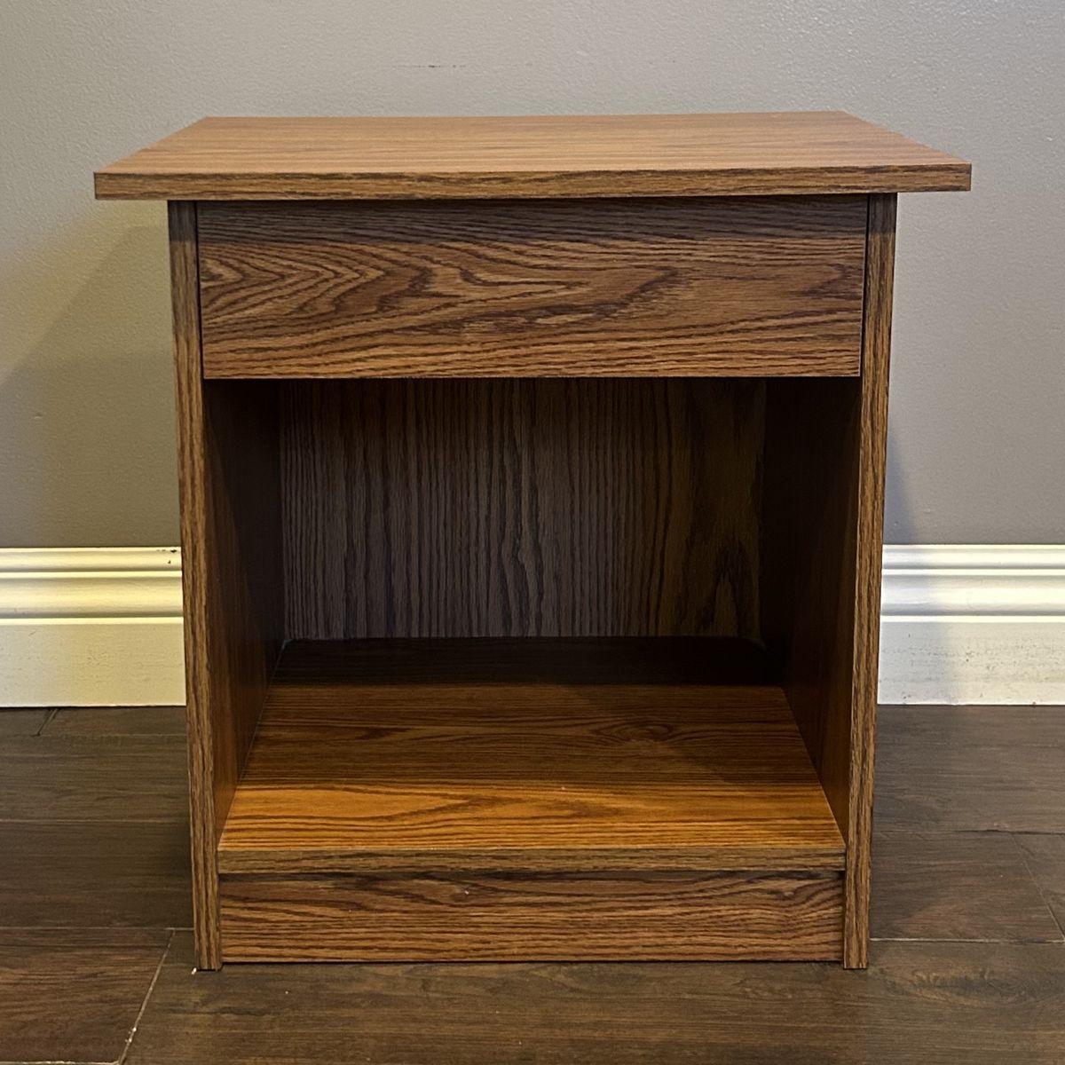 Nightstand/End Table