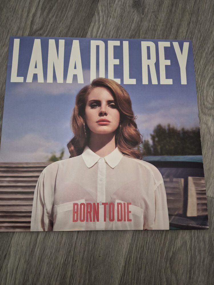 Lana Del Rey 'Born To Die' & 'Paradise' Vinyl Albums.
