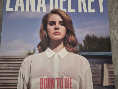 Lana Del Rey 'Born To Die' & 'Paradise' Vinyl Albums.