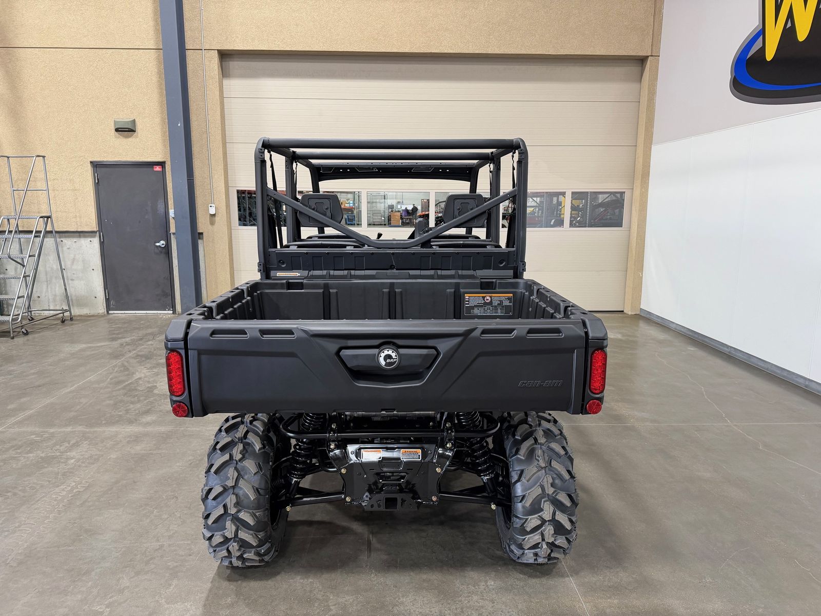Main image 6
