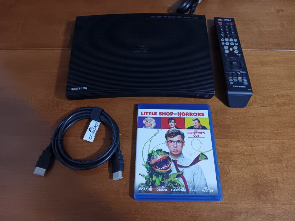 Samsung BD-J5700 Smart Blu-ray DVD Player WiFi, Re