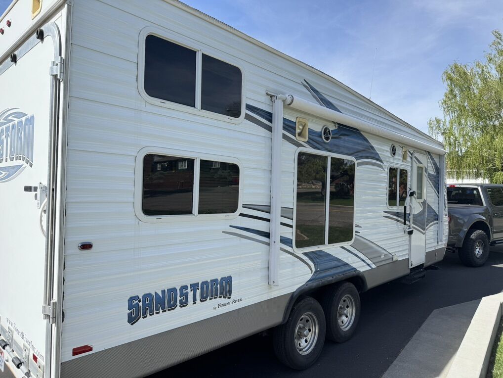 2012 Sandstorm T226SLR Toy Hauler