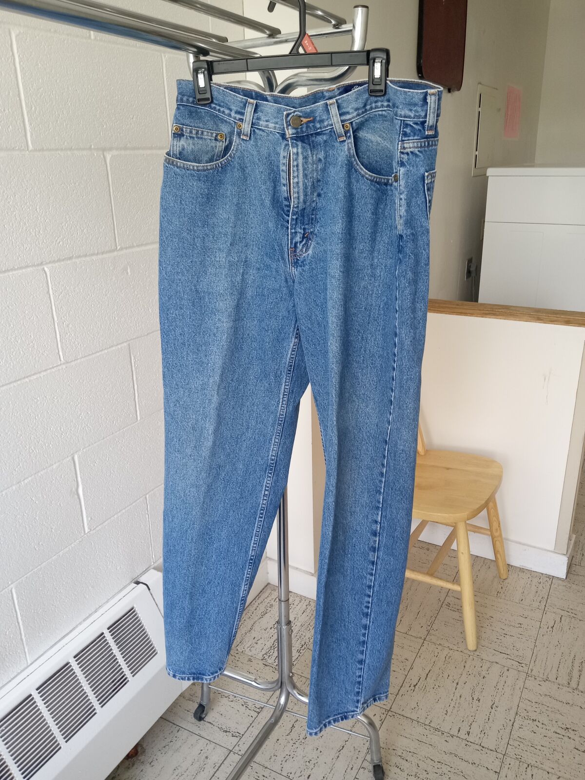 New Eddie Bauer Jeans 35X34  Loose Fit