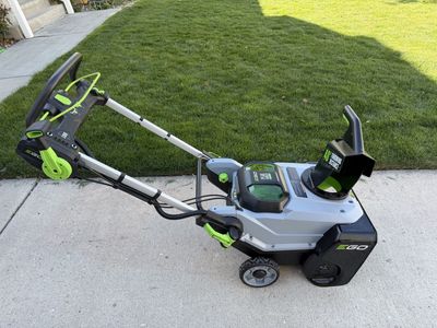 EGO 21” Snow Blower | 2x 5Ah Batt + Charger