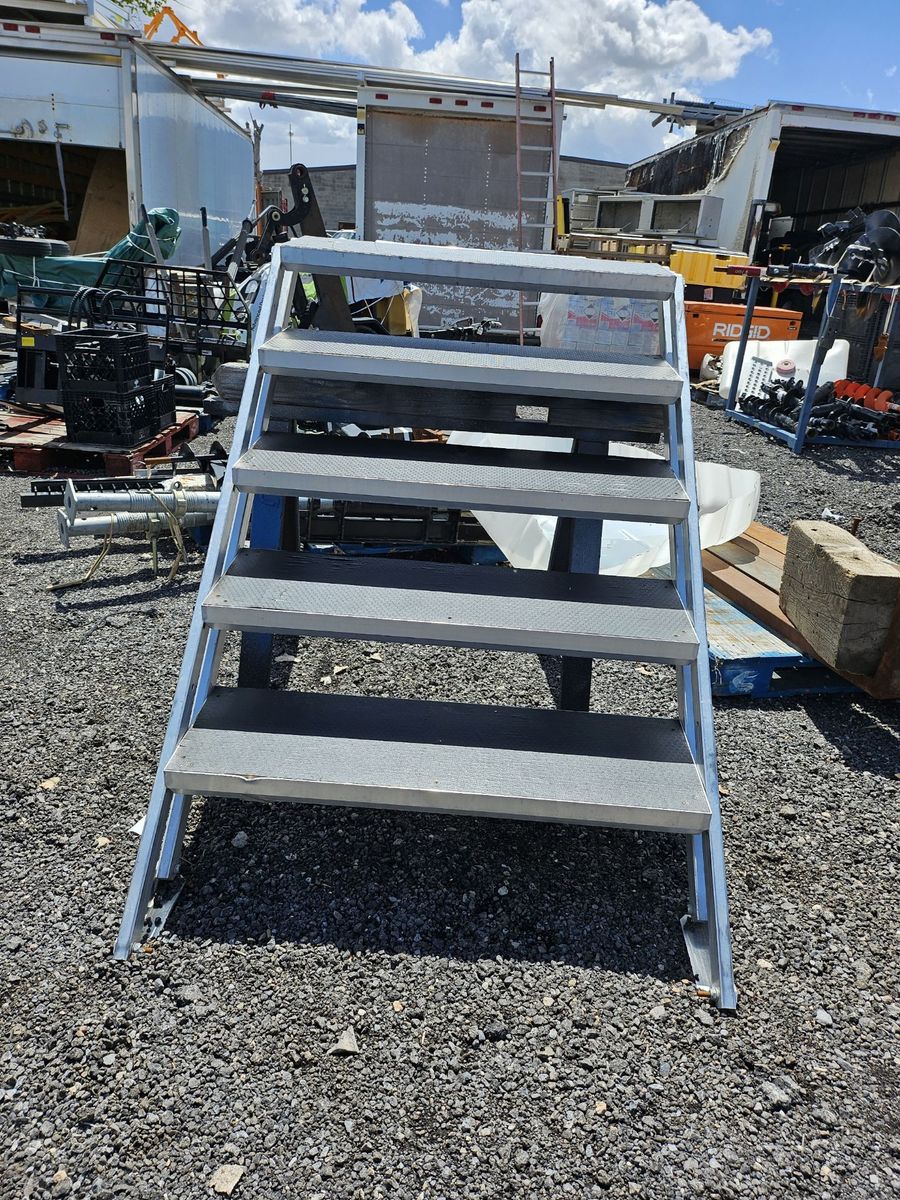 Main image 13