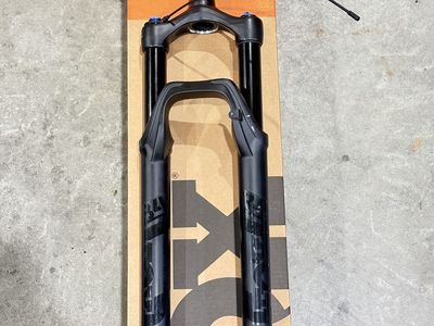 130mm Fox 34 Rythm with 3 position lockout