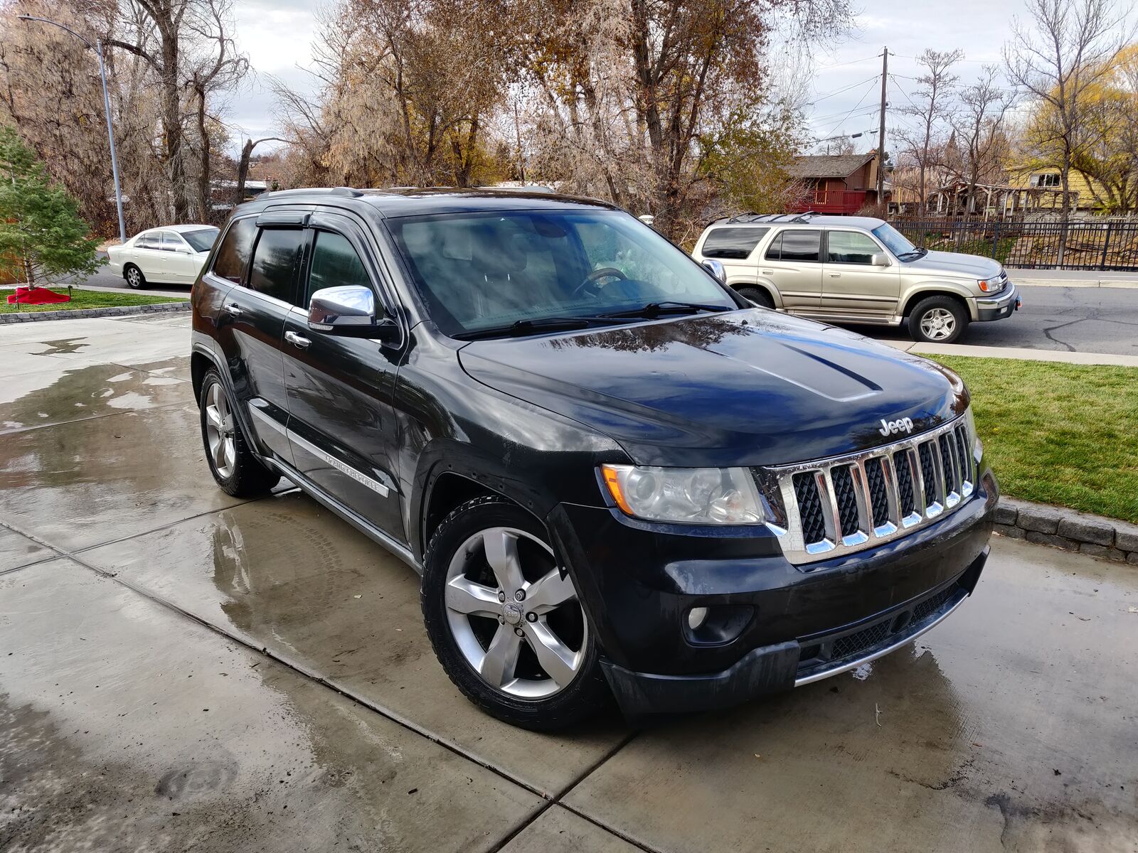 2011 JEEP GRAND CHEROKEE Overland