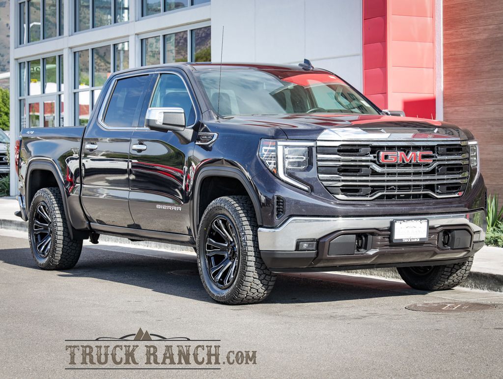 2025 GMC 1500 SLT