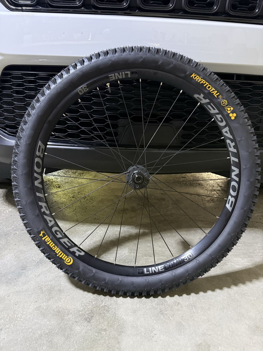 Bontrager Line Comp 30 rear wheel 27.5" NEW