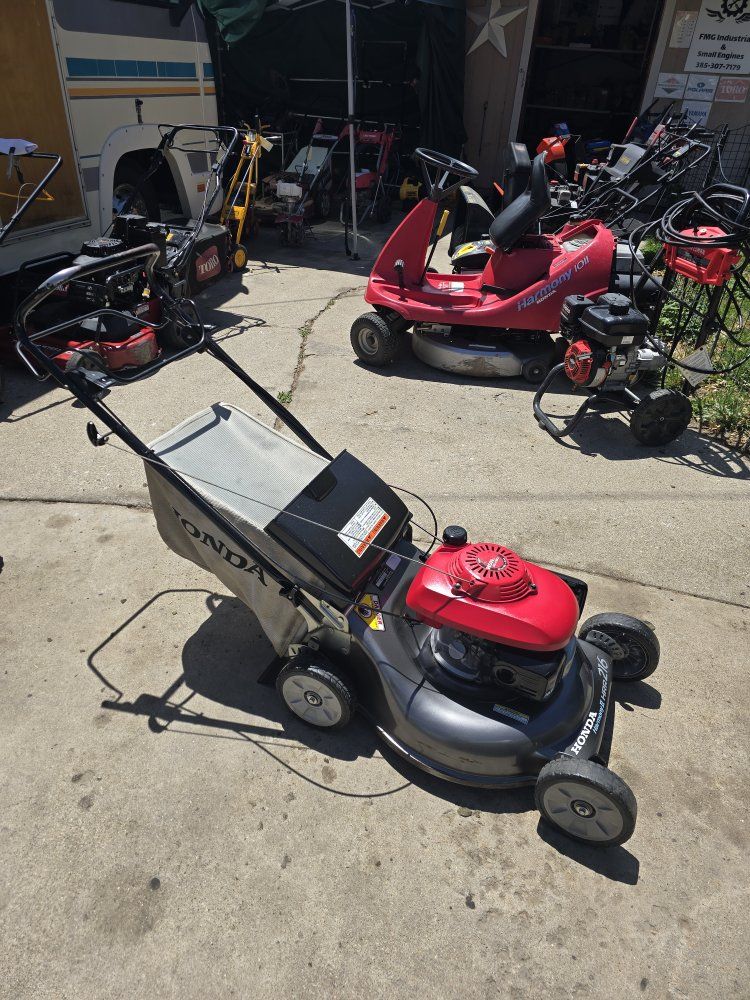 Honda steel deck HRR216 self propelled lawn mower