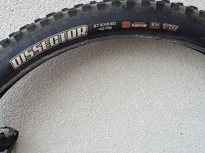 Maxxis Dissector 27.5 x 2.60 3C EXO TR Mountain Bike Tire - Excellent Condition