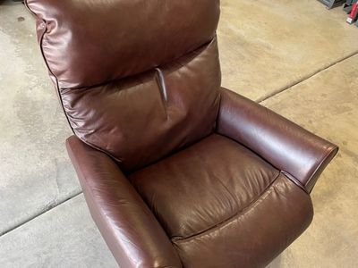 LA-Z-BOY Rowan Power Recliner w/ Adjustable Headrest & Lumbar