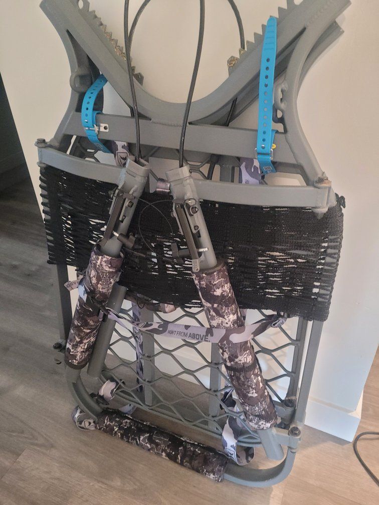 Hawk Ultralight Climbing Treestand