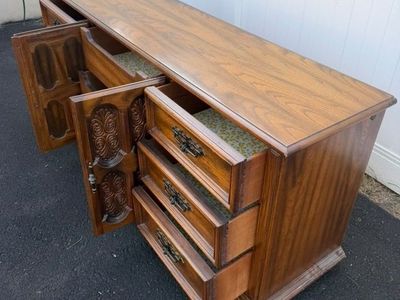 Amazing dresser