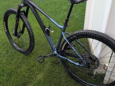 Giant Fathom Mountain Bike 12-Speed Hardtail Medium Trail Bike