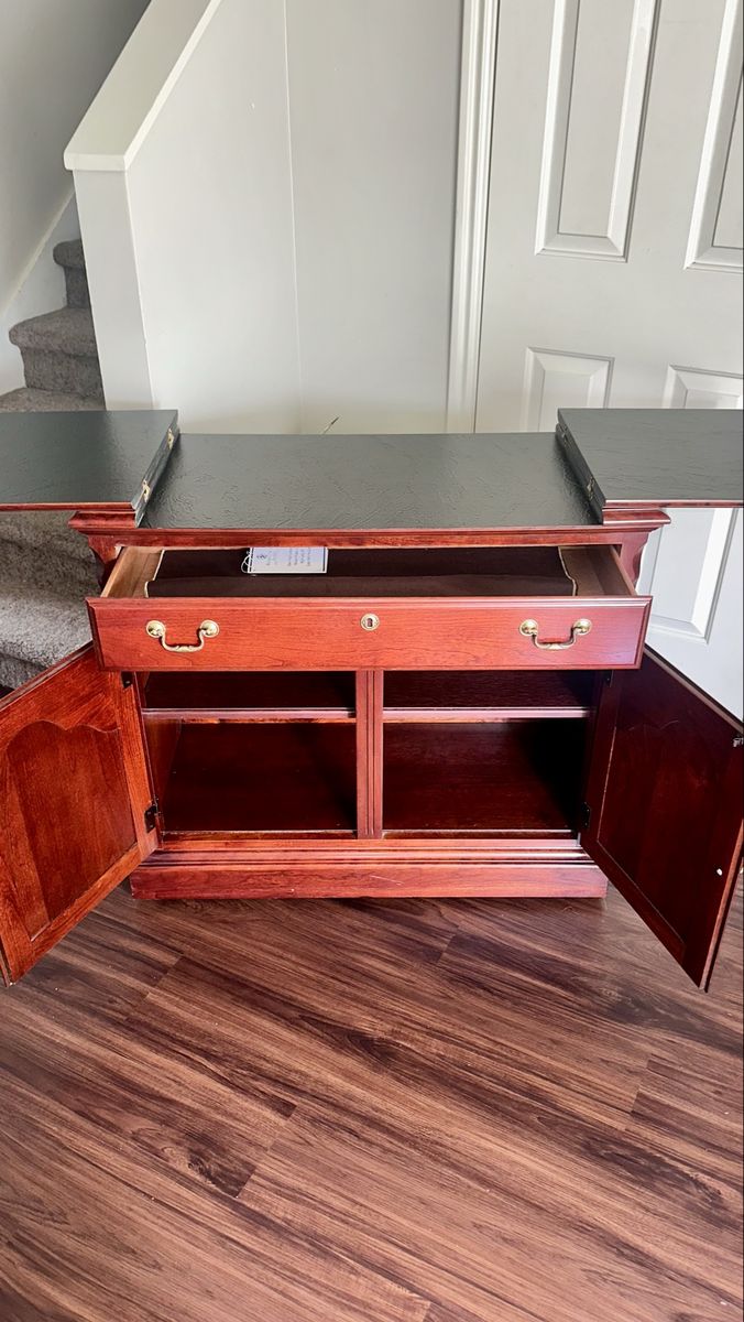 Pennsylvania House Solid Cherry Flip Top Server, Buffet, Bar Cabinet