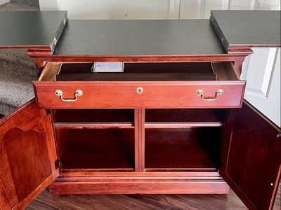 Pennsylvania House Solid Cherry Flip Top Server, Buffet, Bar Cabinet