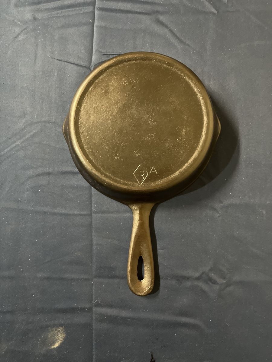 Chicago Hardware #3 cast iron skillet