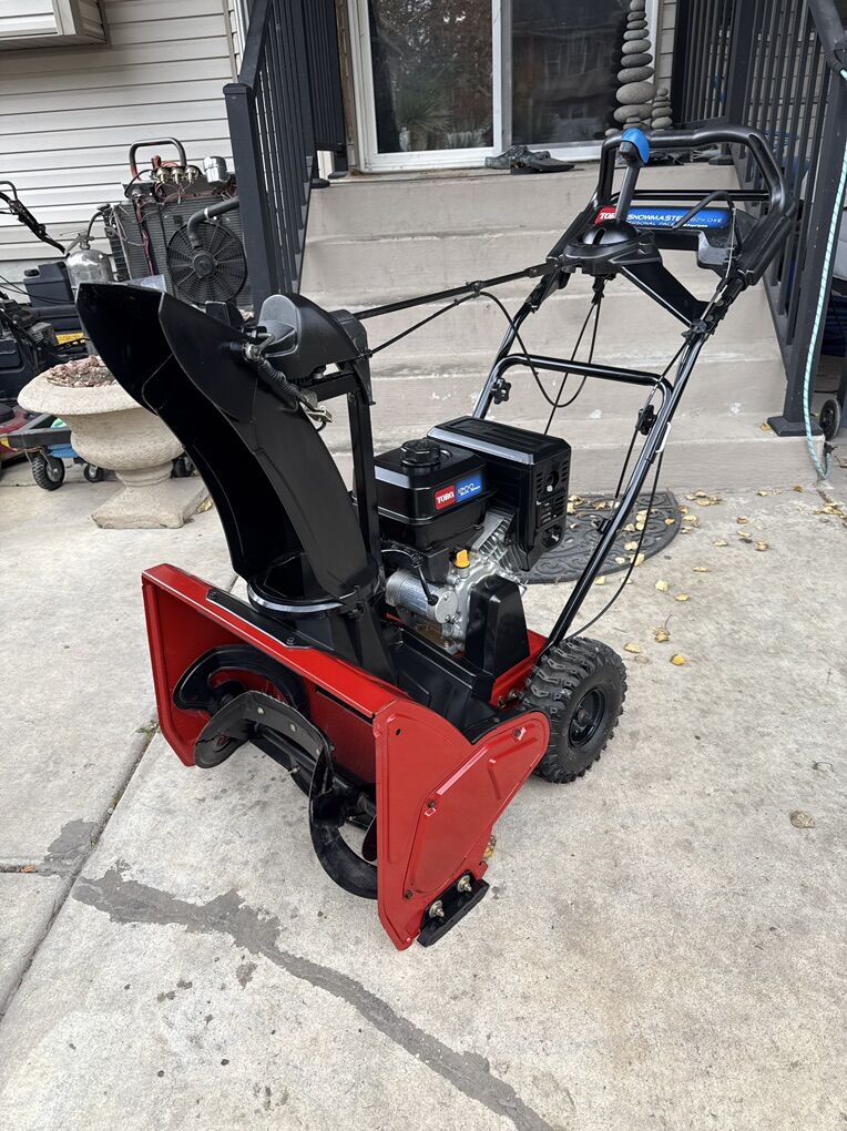 Toro Snow Master 824QXE
