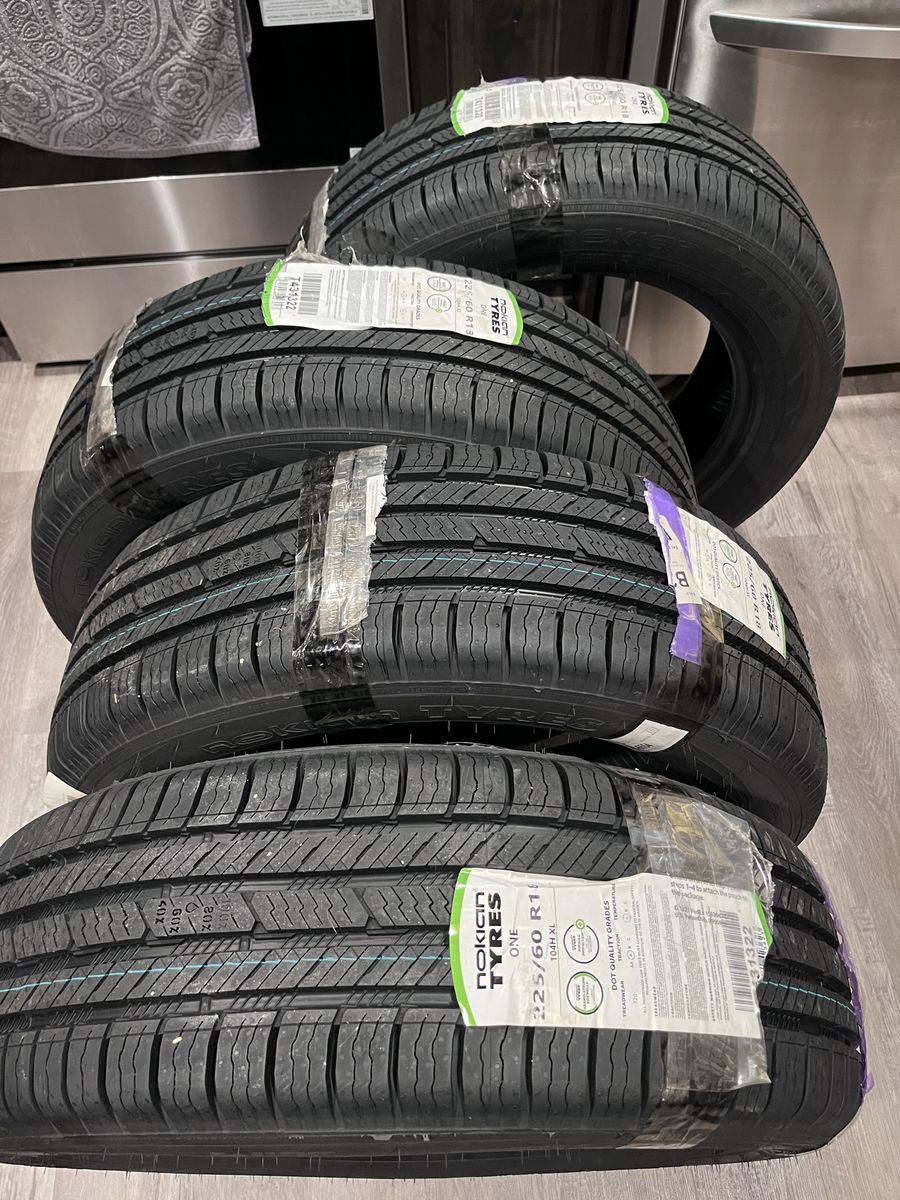 New Set Of 4 Nokian Tires 225/60R18