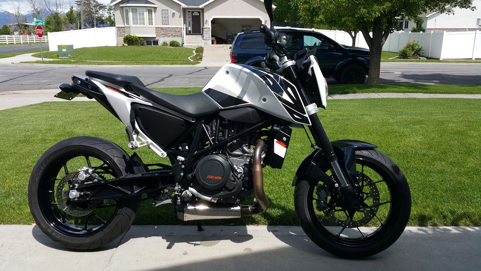 2016 KTM Duke 690 Very Low Miles