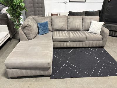 Cleaned Sectional Gray (Can Deliver)