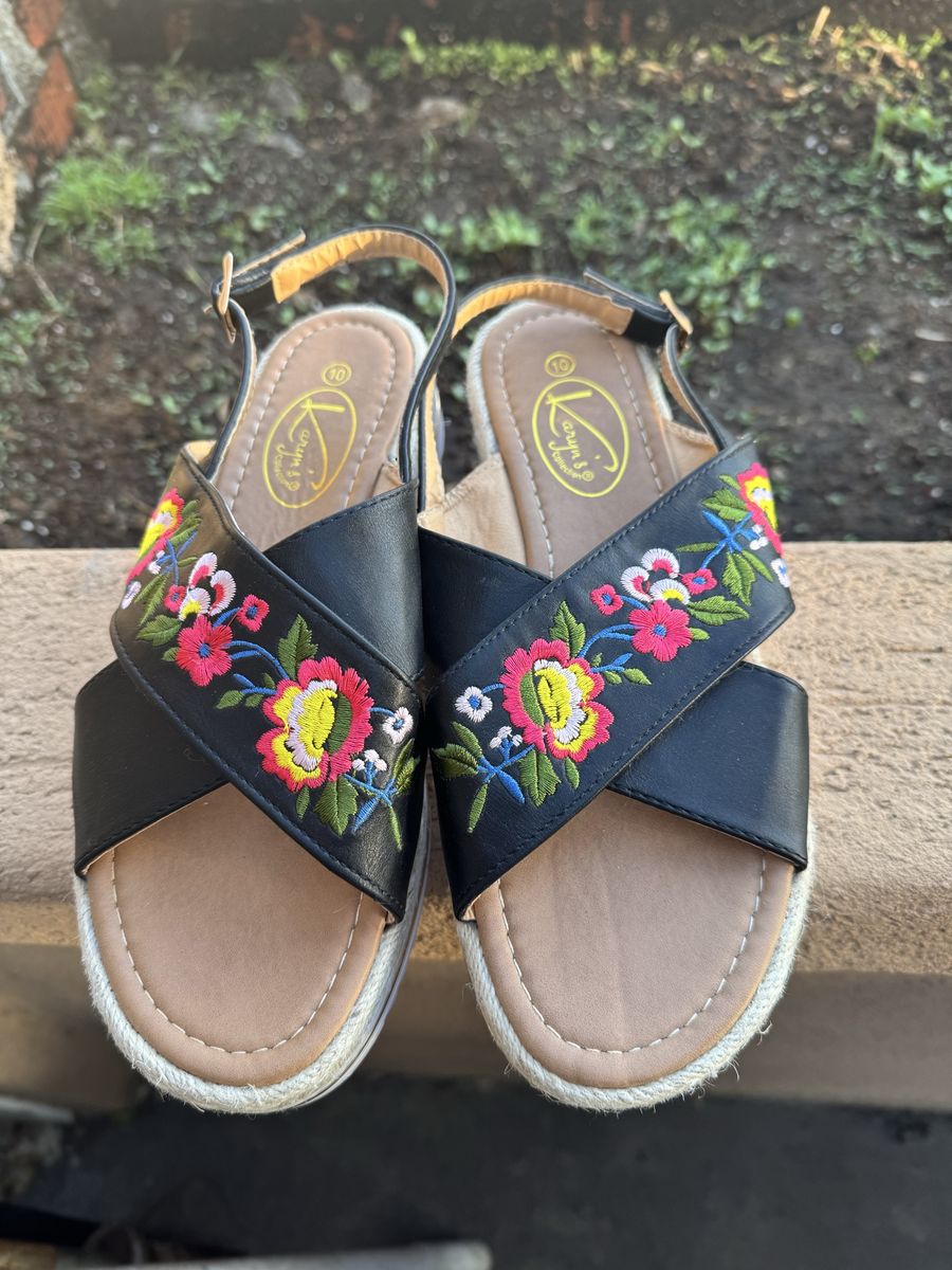 Karyn’s Collection Women  leather Mexican huarache