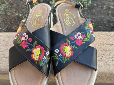Karyn’s Collection Women leather Mexican huarache